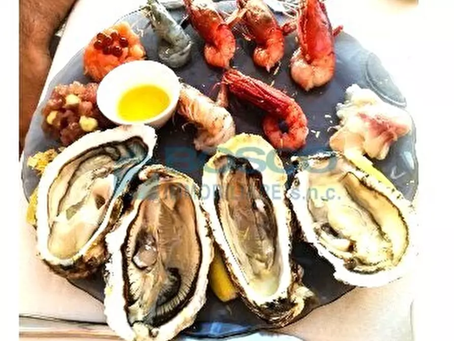 Immagine 14 di Bar / Ristorante in vendita  a Lerici
