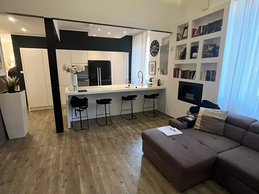 Immagine 1 di Trilocale in vendita  a Pescara