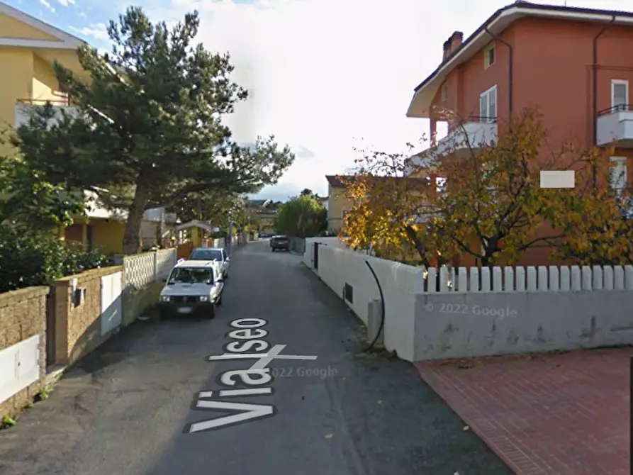 Immagine 1 di Villa in affitto  a Pescara