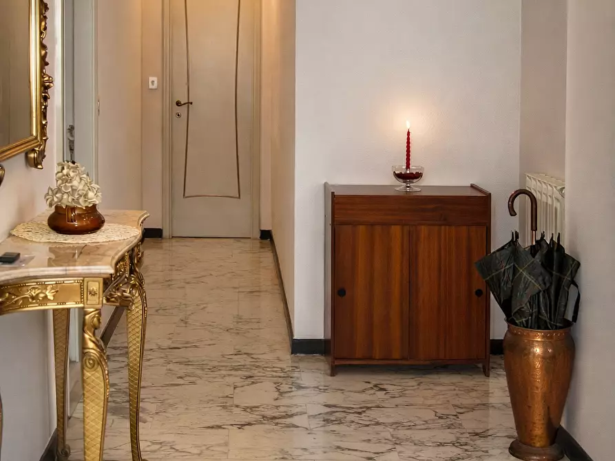 Immagine 5 di Trilocale in vendita  a Rapallo