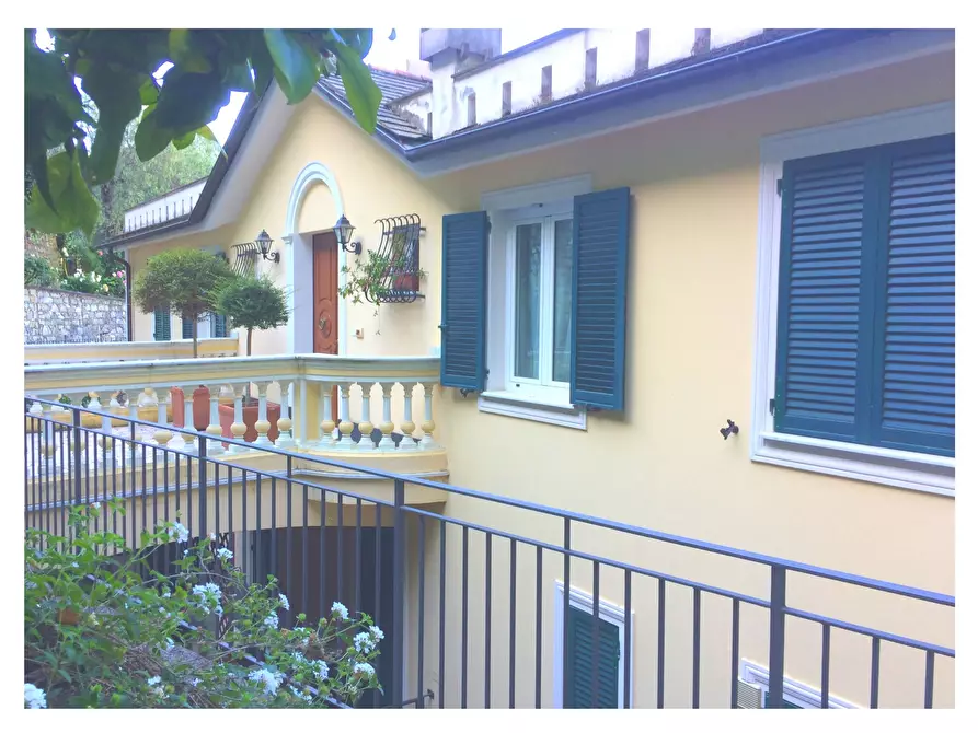 Immagine 3 di Quadrilocale in vendita  a Zoagli