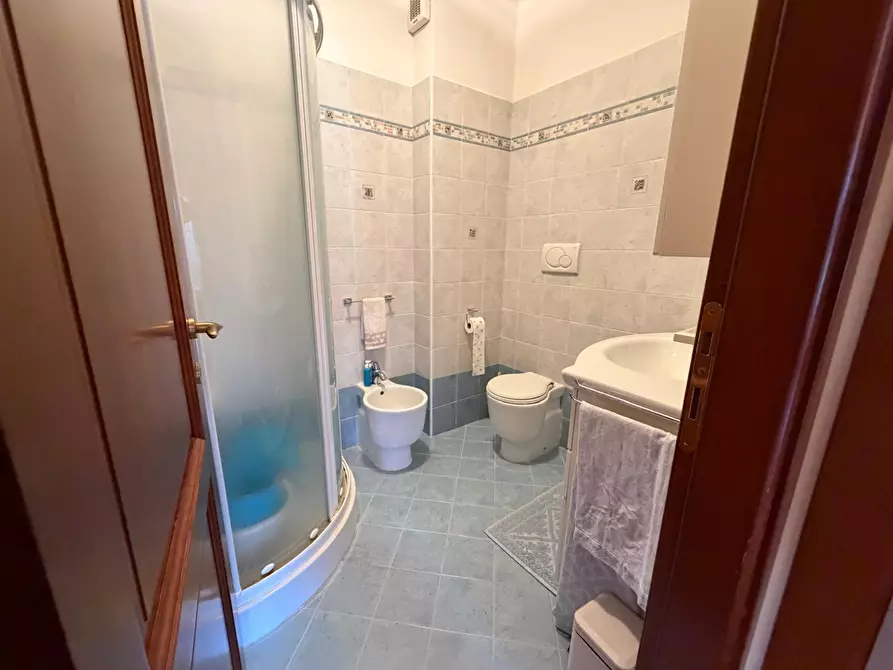 Immagine 14 di Trilocale in vendita  a Roma