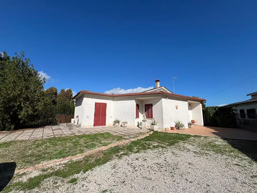 Immagine 6 di Villa in vendita  a Fiano Romano