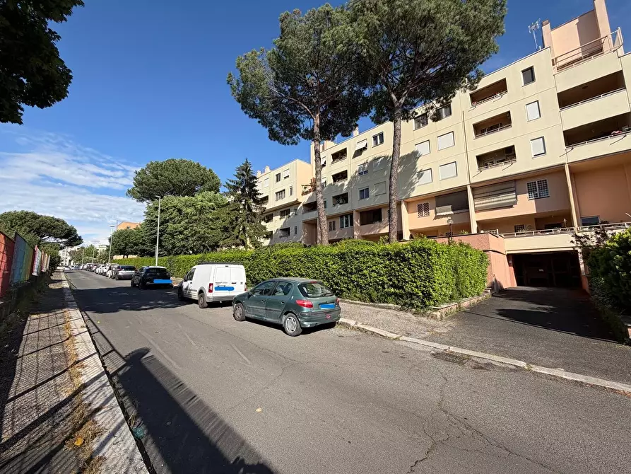 Immagine 8 di Garage in vendita  in via Amico Aspertini a Roma