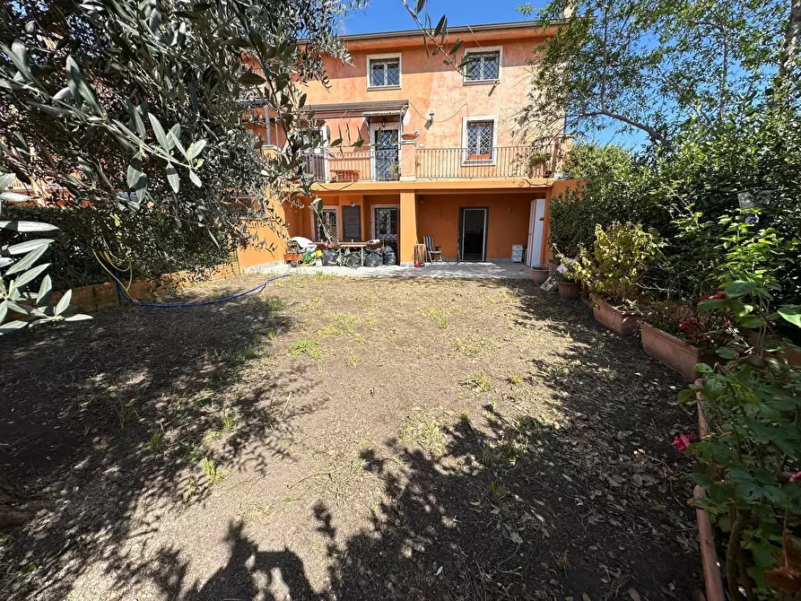 Immagine 3 di Trilocale in vendita  in Via Tiberina 13 a Castelnuovo Di Porto