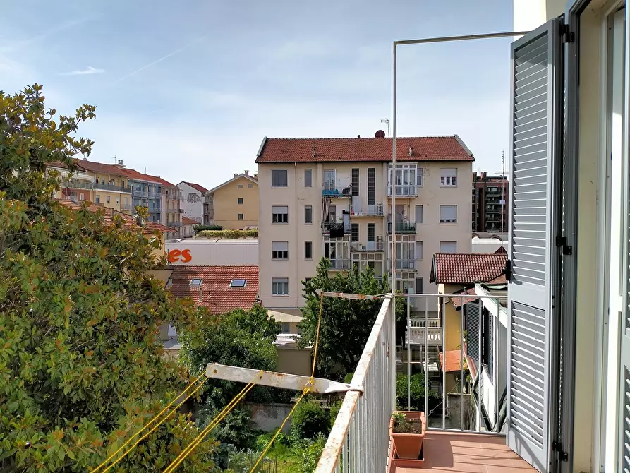 Immagine 9 di Bilocale in vendita  in Via Meina 8 a Torino