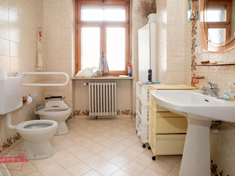 Immagine 26 di Villa in vendita  in via rossini 5 a San Damiano D'asti