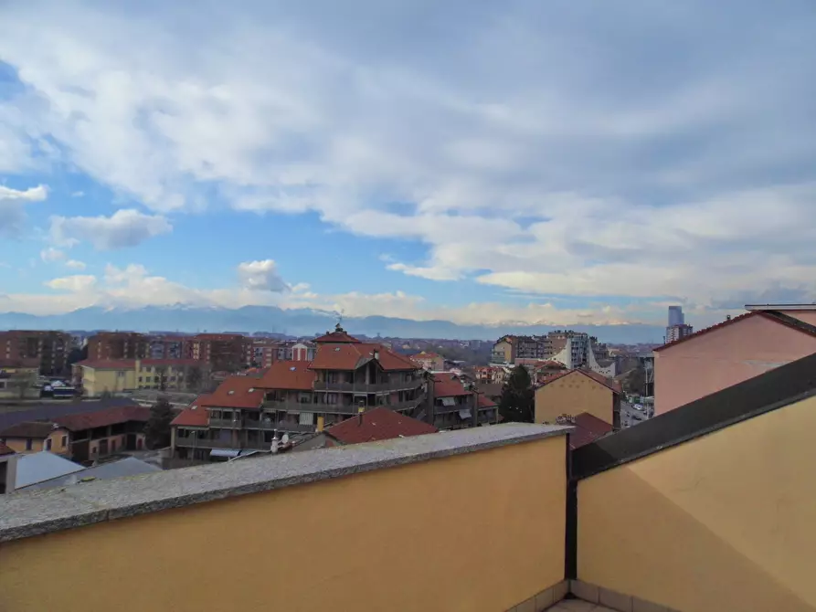 Immagine 6 di Attico in vendita  in Strada Carignano 25 a Moncalieri
