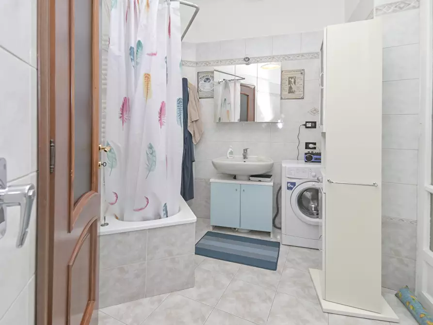 Immagine 40 di Bilocale in vendita  in Via Monginevro 220 a Torino