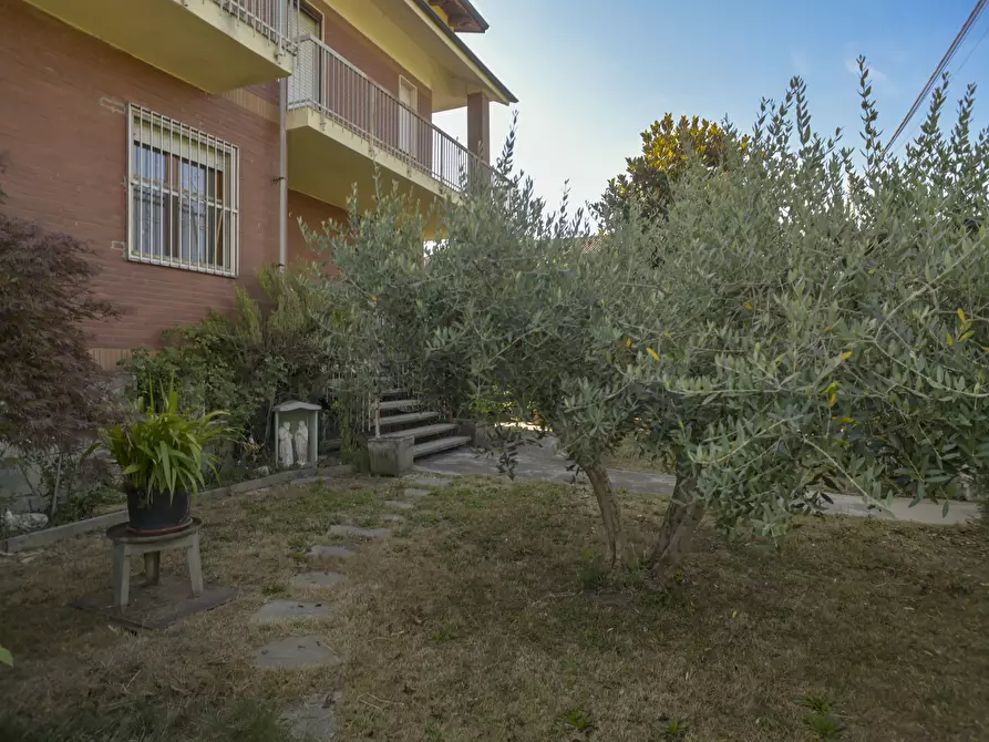 Immagine 3 di Casa bifamiliare in vendita  in Via Settimo 80 a Leini