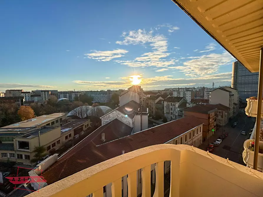 Immagine 11 di Bilocale in vendita  in Piazza Generale Carlo di Robilant 8 a Torino