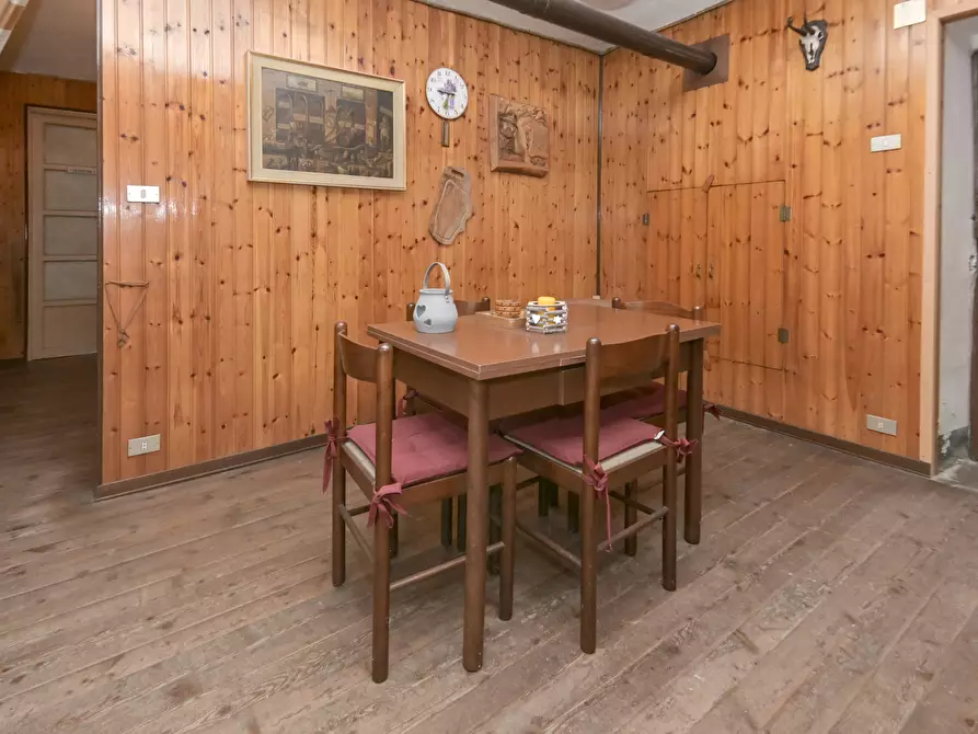 Immagine 47 di Pentalocale in vendita  in via torino 4 a Lemie