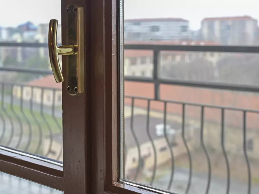 Immagine 48 di Bilocale in vendita  in Via Monginevro 220 a Torino