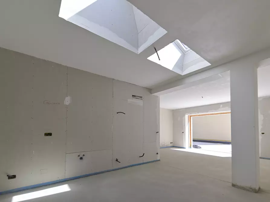 Immagine 12 di Loft/Open space in vendita  in Via Ugo Foscolo 6 a Torino