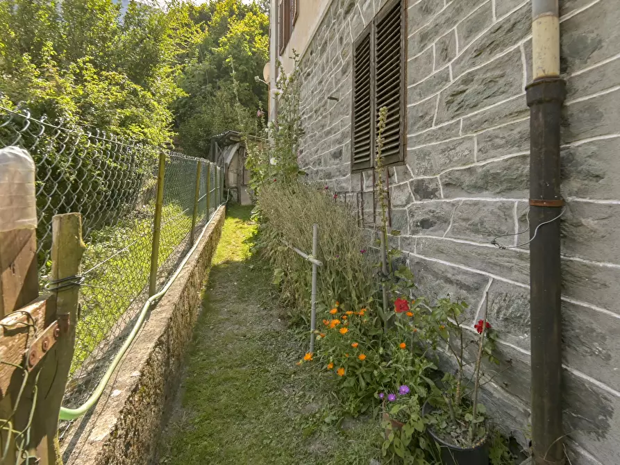 Immagine 9 di Pentalocale in vendita  in via torino 4 a Lemie