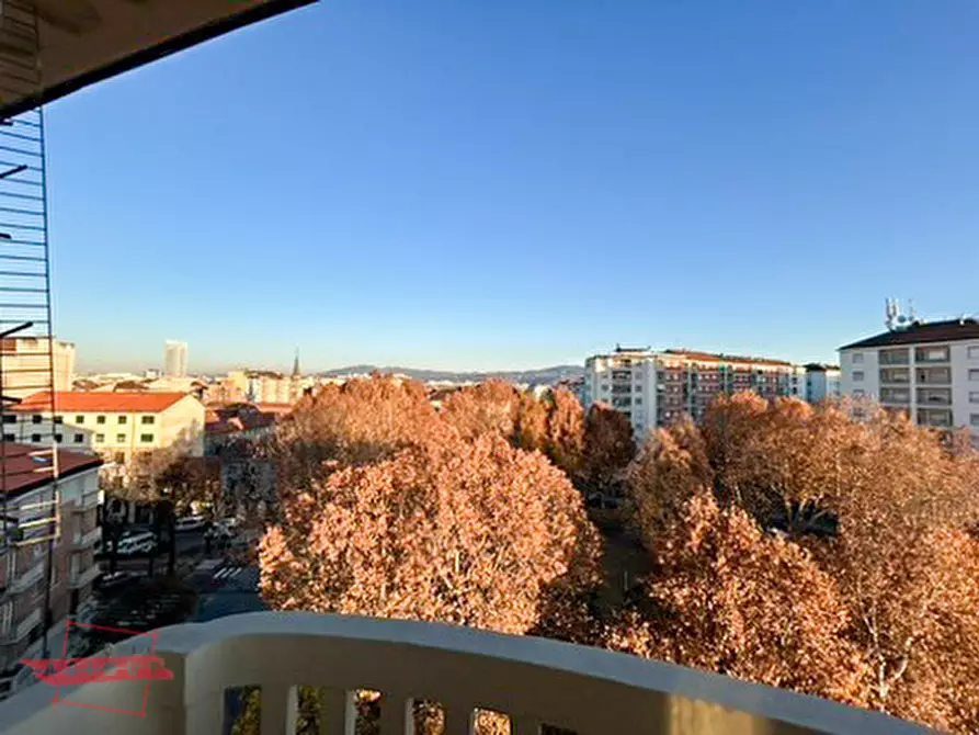 Immagine 14 di Bilocale in vendita  in Piazza Generale Carlo di Robilant 8 a Torino