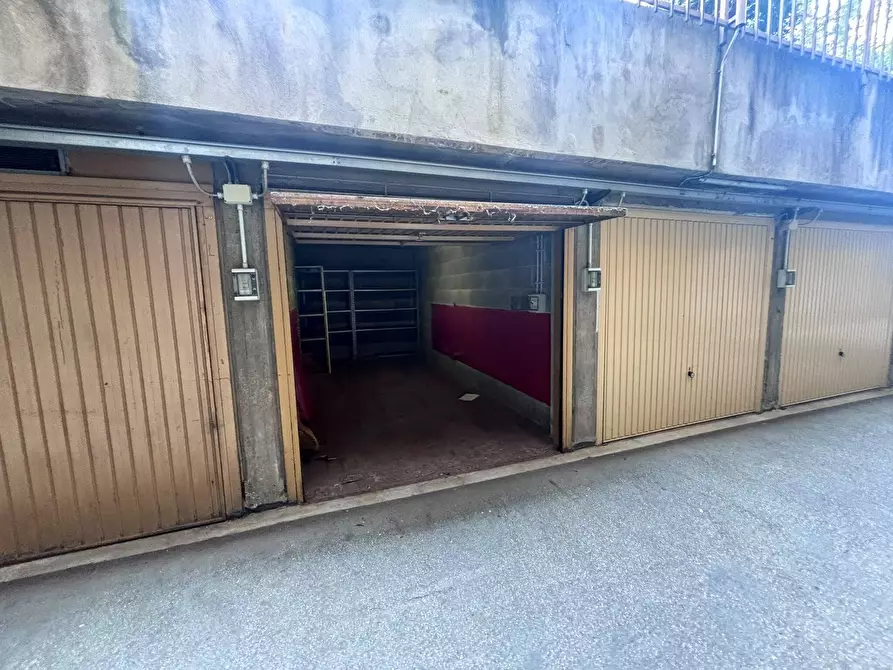 Immagine 3 di Garage in vendita  in Via Albenga 22 a Torino