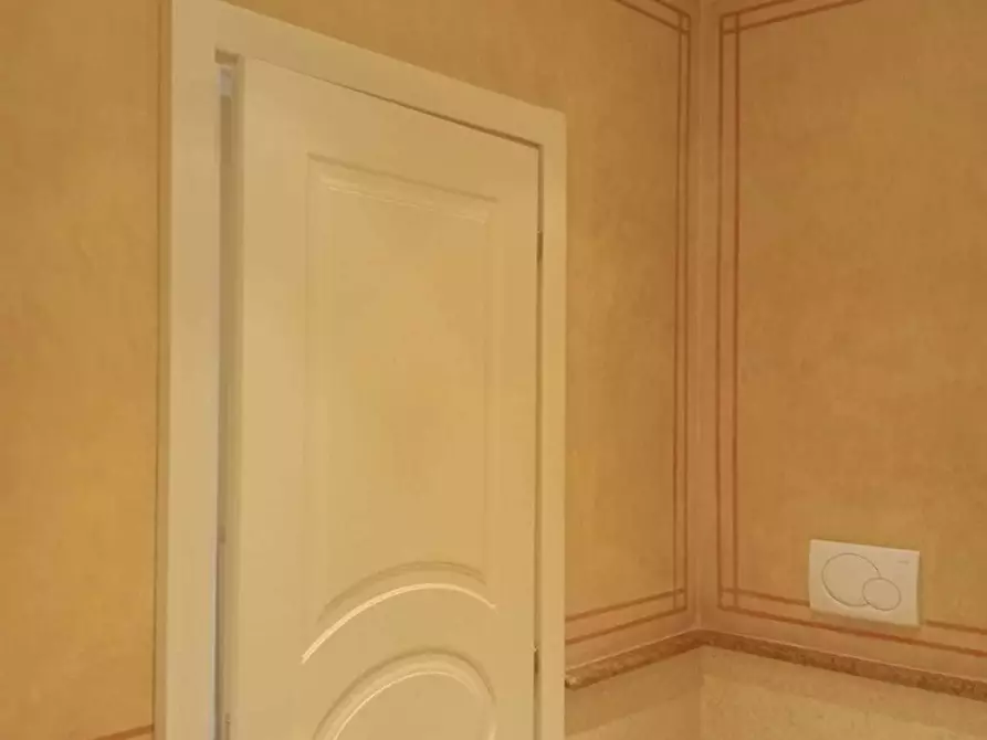 Immagine 45 di Pentalocale in vendita  in Strada Milius - Ronsaglia 14 a Moncalieri