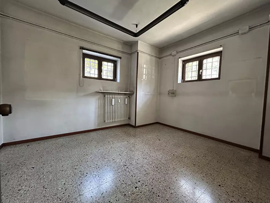 Immagine 8 di Locale commerciale in affitto  in Via Pietrino Belli 65 a Torino