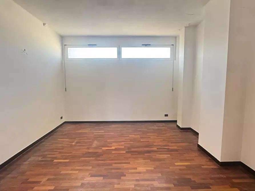 Immagine 5 di Trilocale in vendita  in Via Fratelli Bandiera a Monopoli