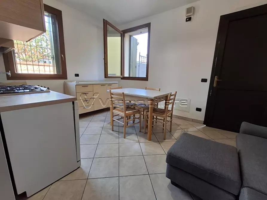 Immagine 4 di Trilocale in affitto  a Poiana Maggiore