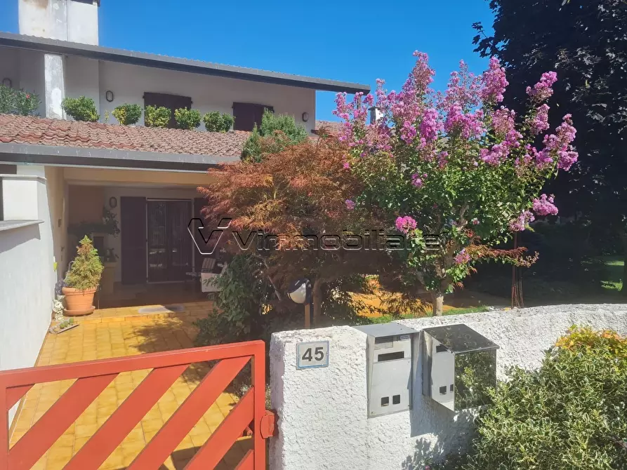 Immagine 3 di Casa bifamiliare in vendita  in Via Europa 45 a Barbarano Mossano