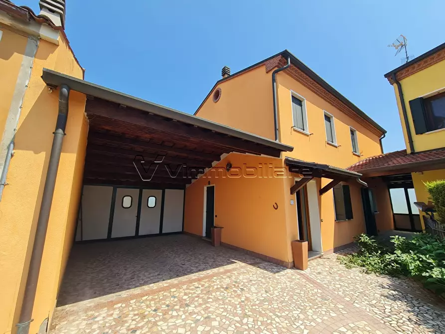 Immagine 1 di Casa indipendente in vendita  a Poiana Maggiore