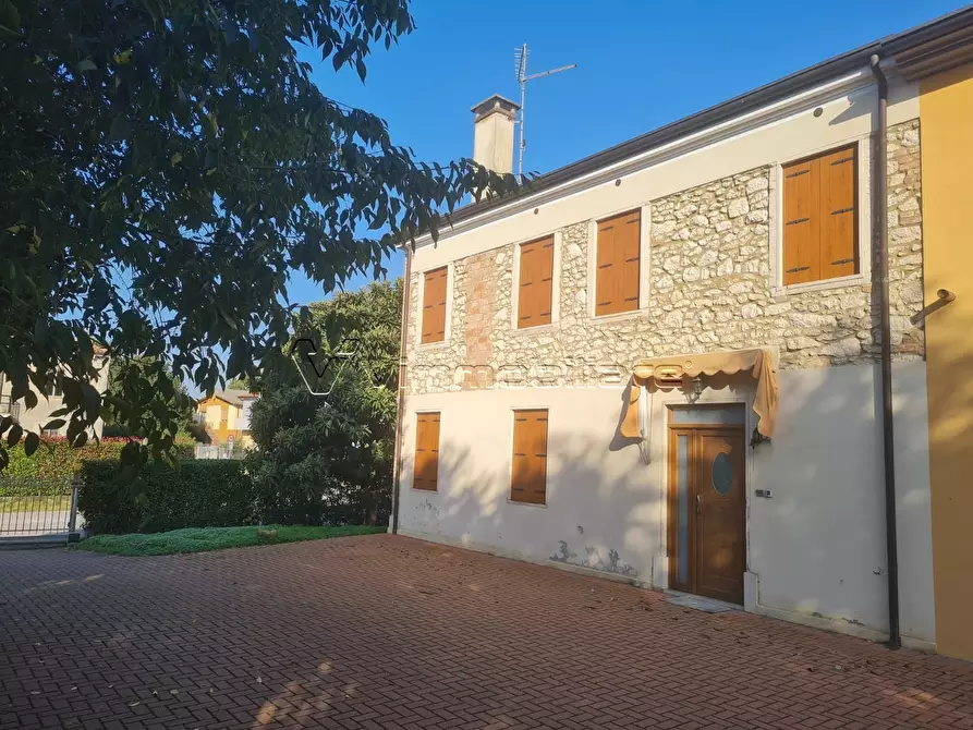 Immagine 1 di Casa bifamiliare in vendita  in Via Gabriele D'Annunzio 28/A a Noventa Vicentina