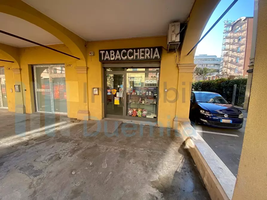 Immagine 14 di Tabaccheria in vendita  a Bologna