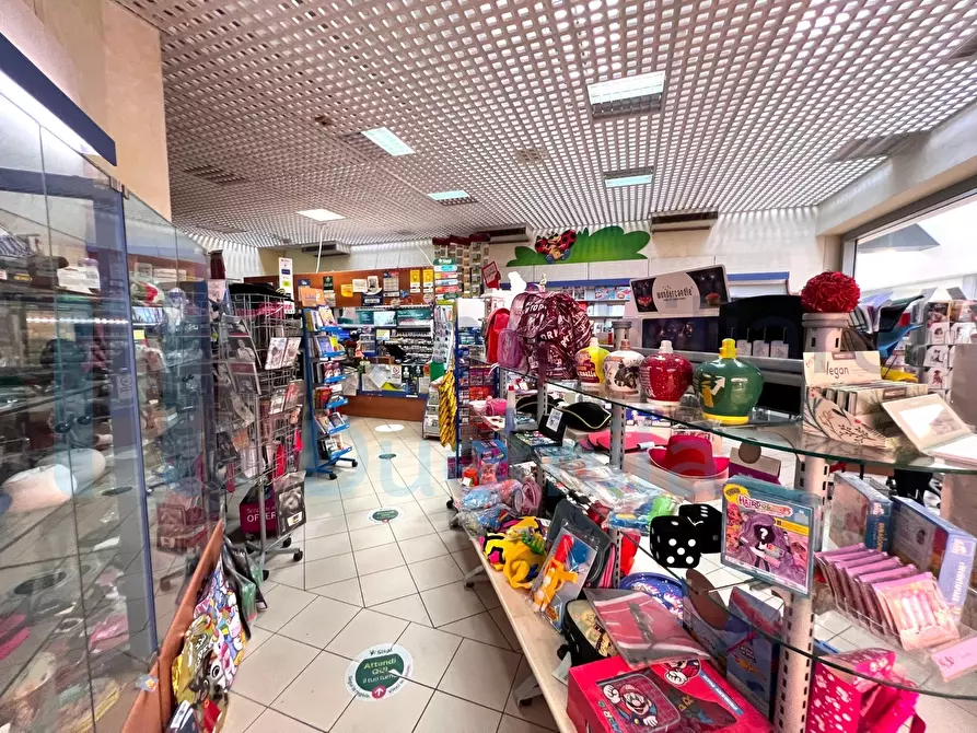 Immagine 6 di Tabaccheria in vendita  a Faenza