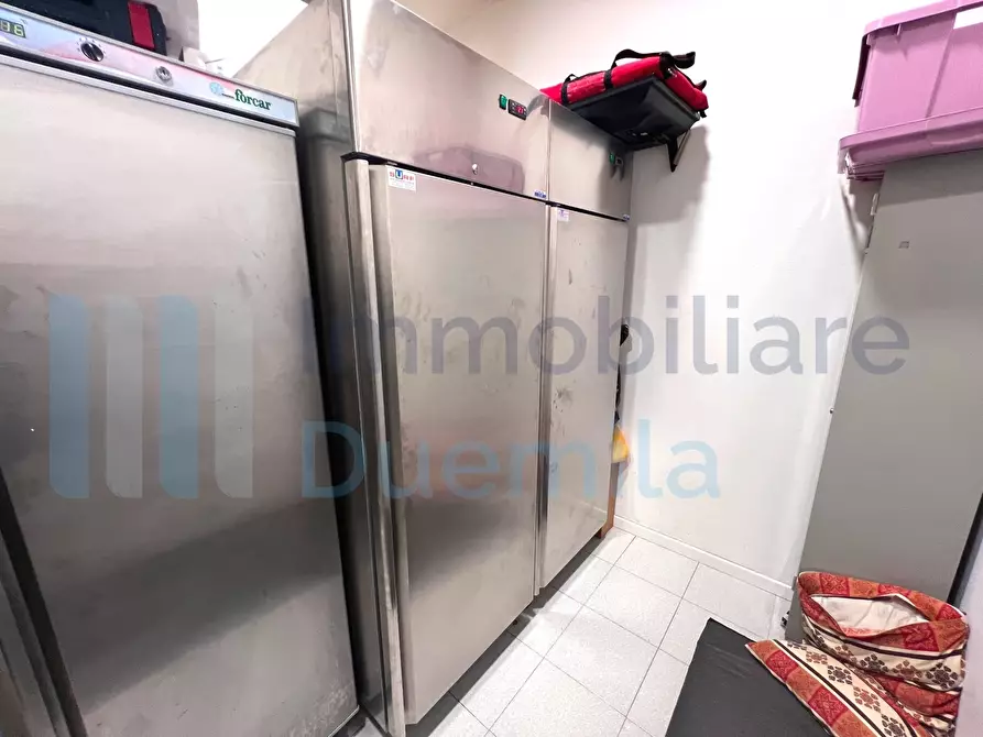 Immagine 15 di Locale commerciale in vendita  a Casalecchio Di Reno