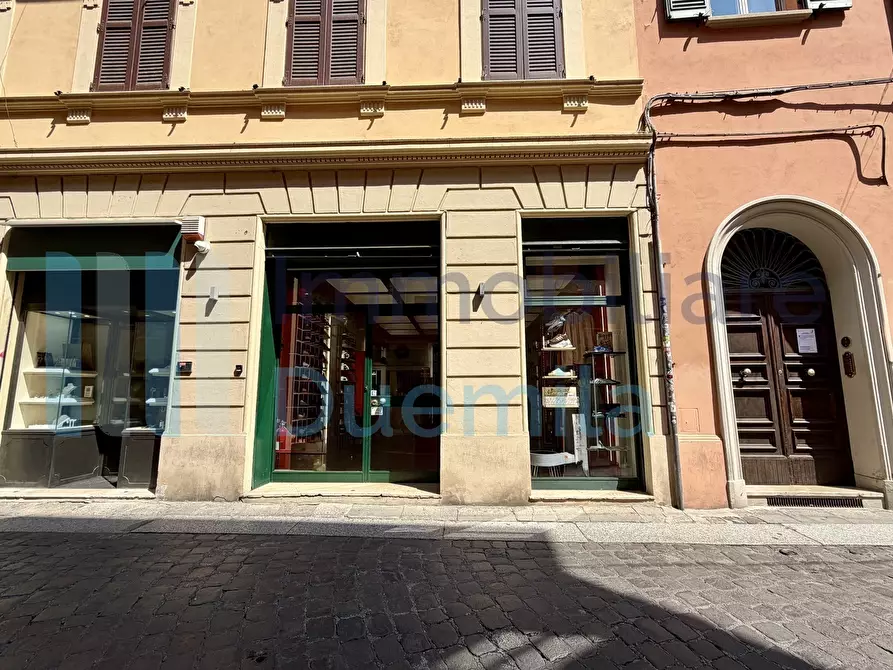 Immagine 14 di Attività commerciale in vendita  a Bologna