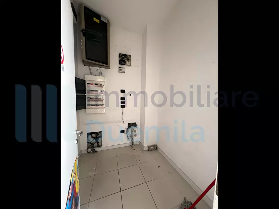 Immagine 14 di Locale commerciale in affitto  a Bologna