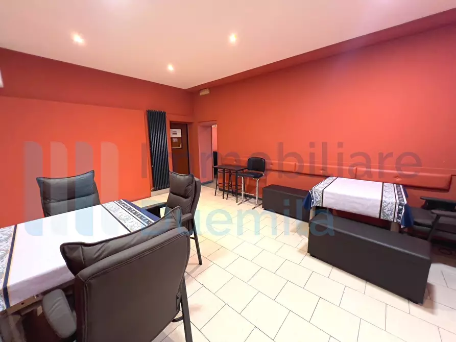 Immagine 8 di Locale commerciale in vendita  a Bologna