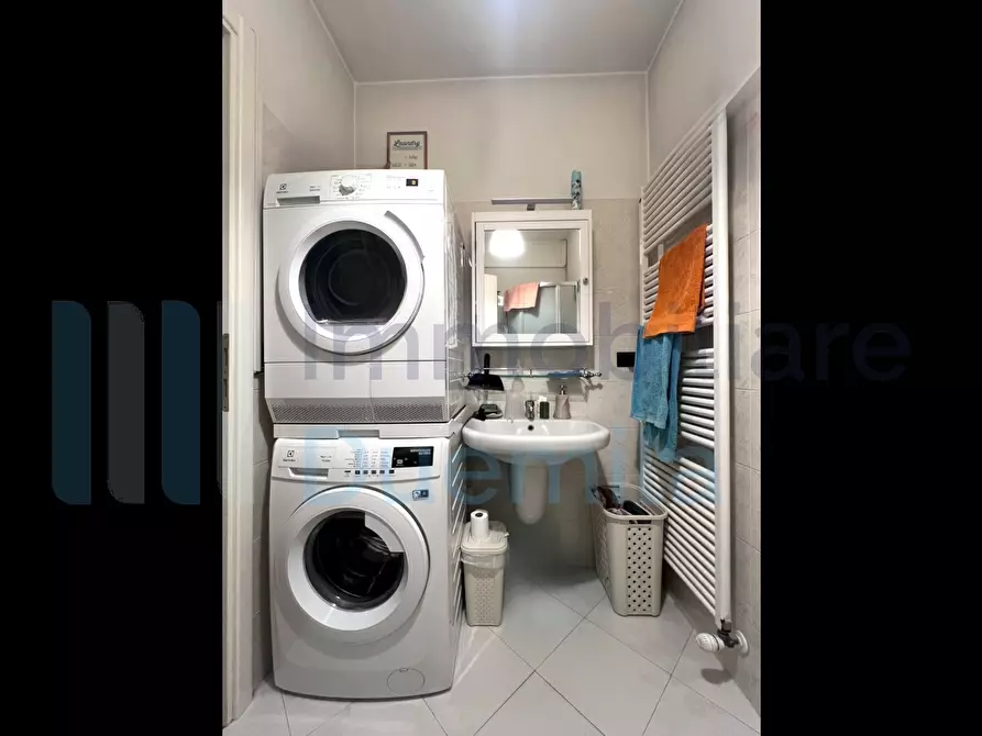 Immagine 38 di Pentalocale in vendita  a Bologna