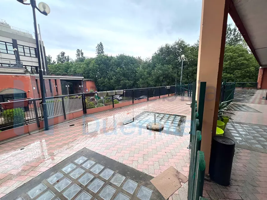 Immagine 19 di Locale commerciale in vendita  a Casalecchio Di Reno