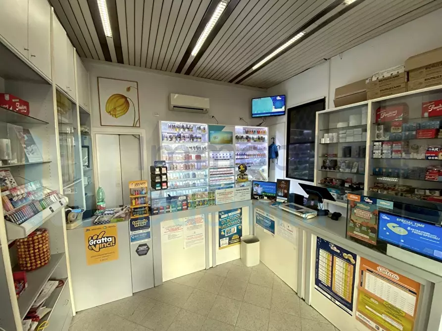 Immagine 1 di Tabaccheria in vendita  a Bologna