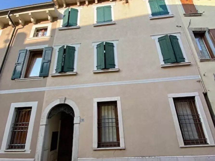 Immagine 15 di Bilocale in affitto  a Desenzano Del Garda