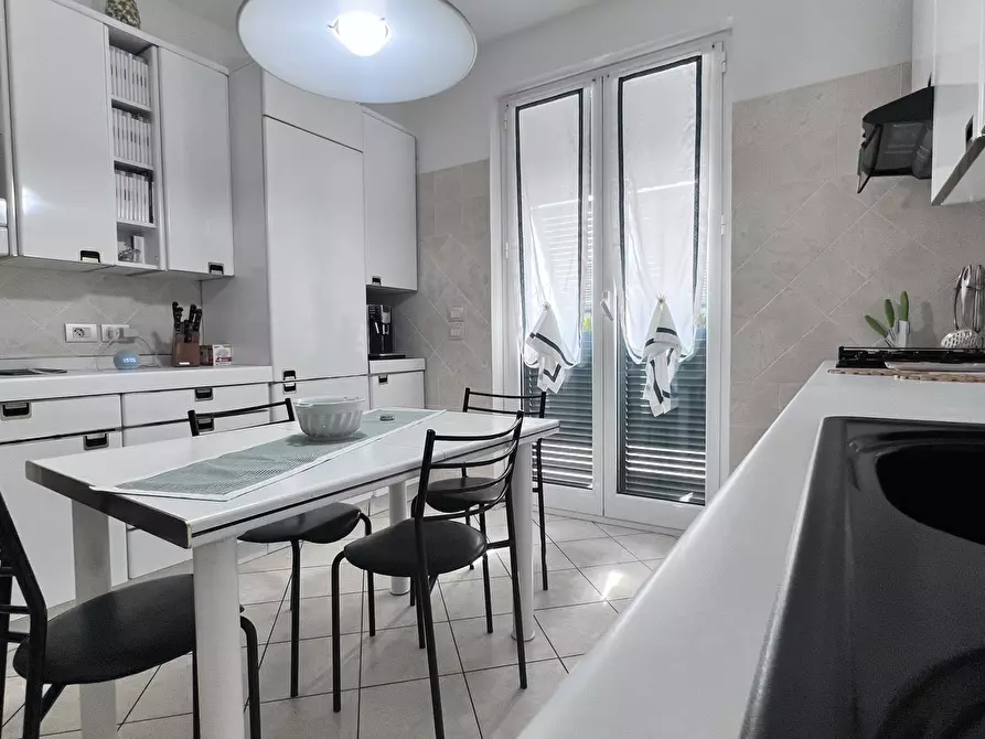 Immagine 40 di Villa in vendita  in Via Alla Strà a Savona