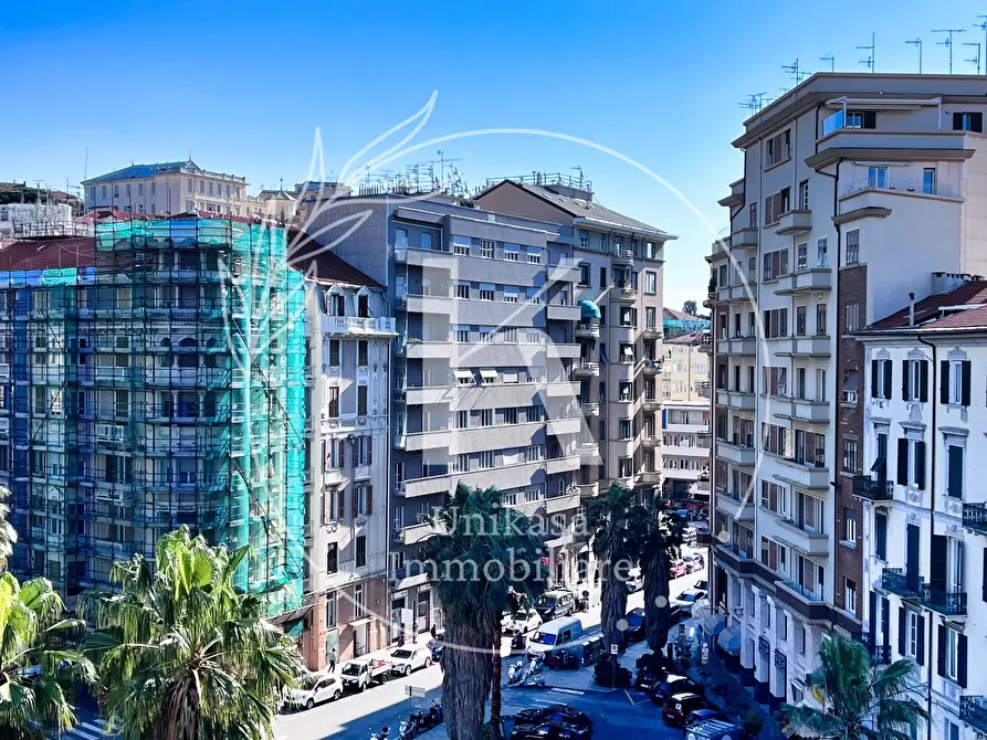 Immagine 5 di Pentalocale in vendita  in Piazza Aurelio Saffi a Savona