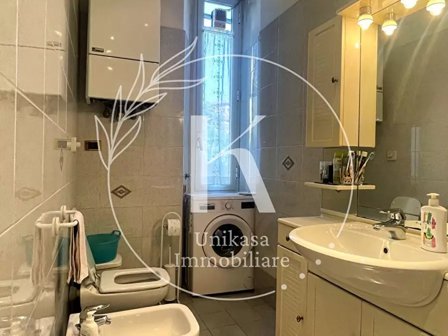 Immagine 16 di Quadrilocale in vendita  in Via Anton Giulio Barrili a Savona