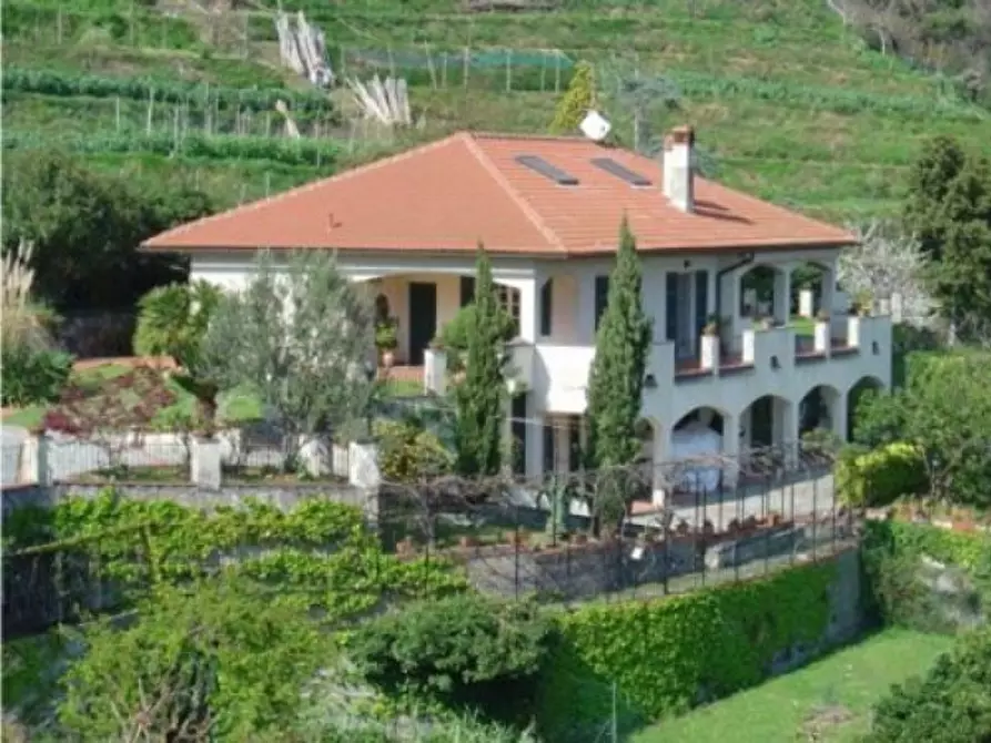 Immagine 2 di Villa in vendita  in via ferrari a Celle Ligure