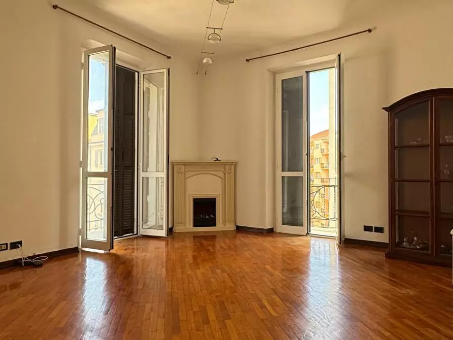 Immagine 1 di Quadrilocale in vendita  in Via Giacomo Leopardi a Savona