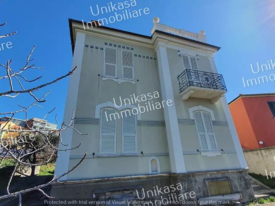 Immagine 28 di Villa in vendita  in Via Loreto a Savona