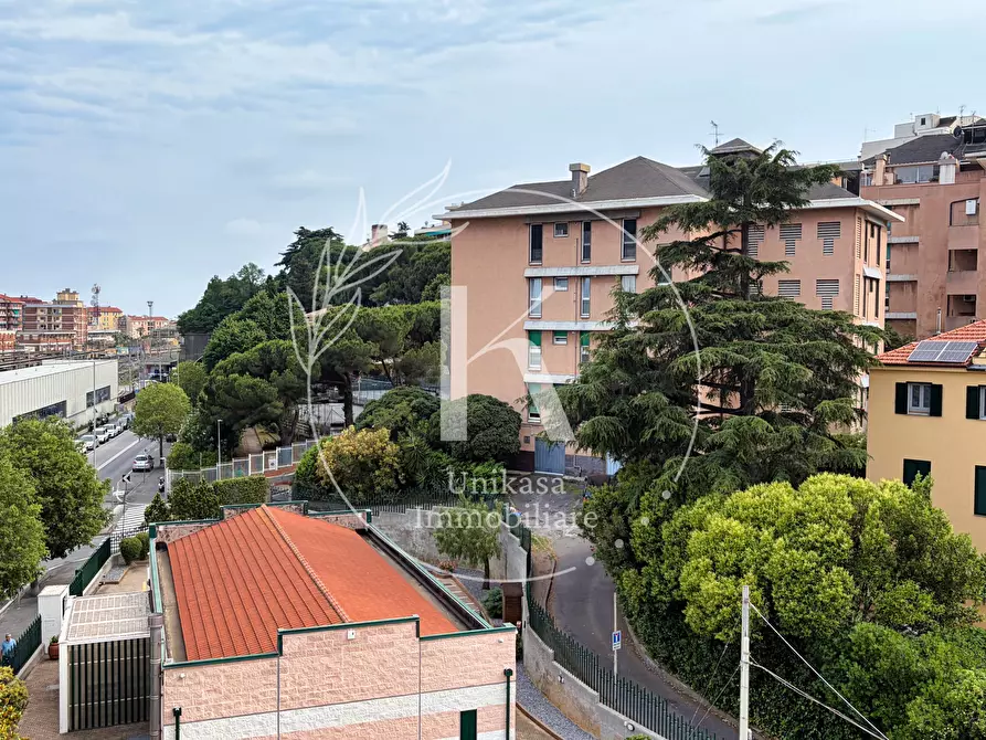 Immagine 9 di Quadrilocale in vendita  in Via Don Minzoni a Savona