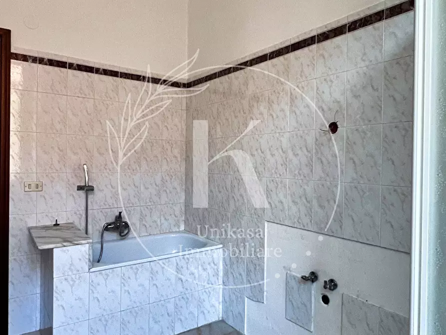 Immagine 19 di Quadrilocale in vendita  in Via Giuseppe Parini 14 a Vado Ligure