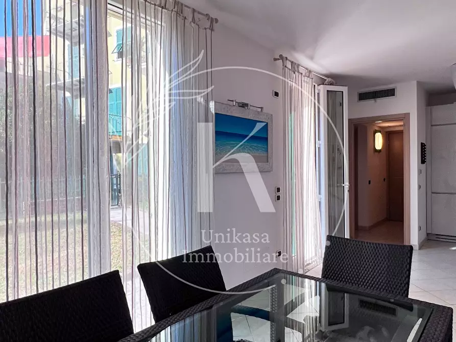 Immagine 13 di Quadrilocale in vendita  in Via Aurelia 454 a Vado Ligure