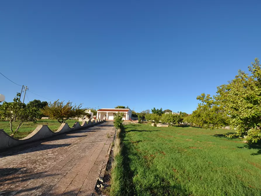 Immagine 5 di Villa in vendita  in SP28 33 a Ostuni