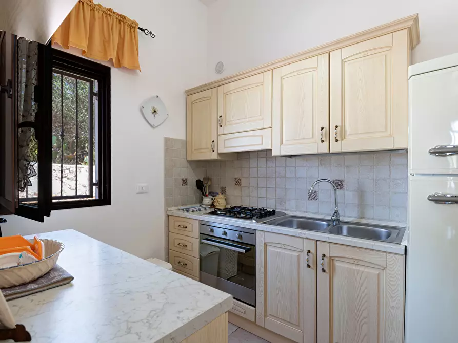 Immagine 32 di Villa in vendita  in Via Provinciale Martina Franca a Ostuni