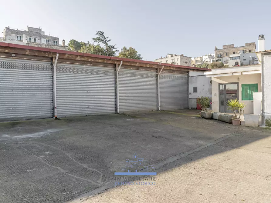 Immagine 3 di Locale commerciale in vendita  in Contrada Madonna della Grata a Ostuni